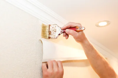 Pose de papier peint à Échalot — revêtements muraux et toiles de verre